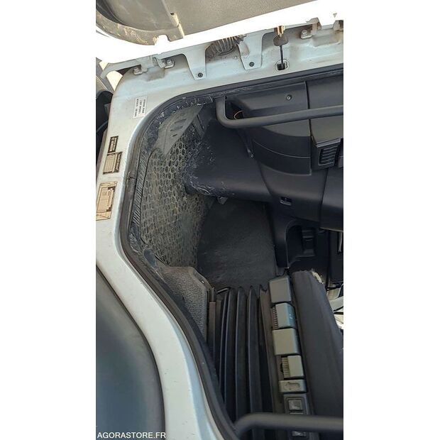 2010 Renault PREMIUM-45637608