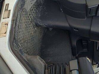 2010-renault-premium-1425820-45637608