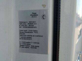 2010-renault-premium-1425820-45637611