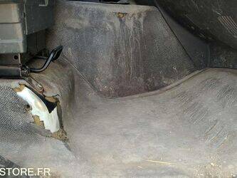 2010-renault-premium-1425820-45637615