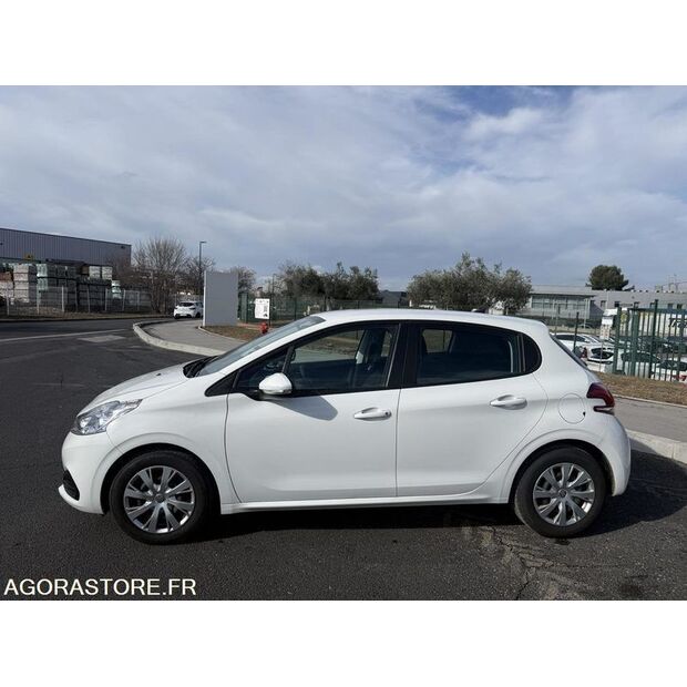 2020 Peugeot 208-45637773