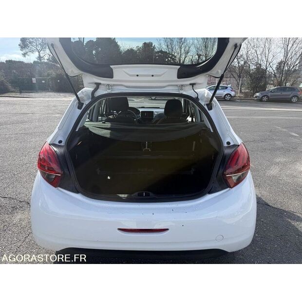 2020 Peugeot 208-45637780