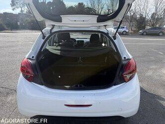 2020-peugeot-208-1425833-45637780