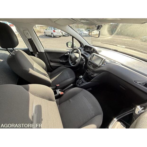 2020 Peugeot 208-45637781