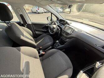 2020-peugeot-208-1425833-45637781