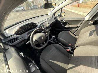 2020-peugeot-208-1425833-45637782