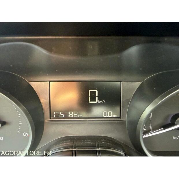 2020 Peugeot 208-45637783