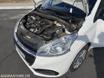 2020-peugeot-208-1425833-45637787