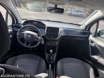 2020-peugeot-208-1425833-45637788