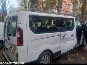 2017-renault-trafic-1425836-45637806