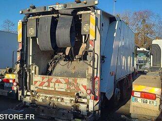 2012-mercedes-benz-2633-1425837-45637809