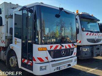 2012-mercedes-benz-2633-1425837-45637810