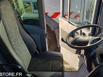 2012-mercedes-benz-2633-1425837-45637814