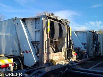 2012-mercedes-benz-2633-1425837-45637817