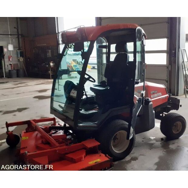 2016 KUBOTA F3890-45637911