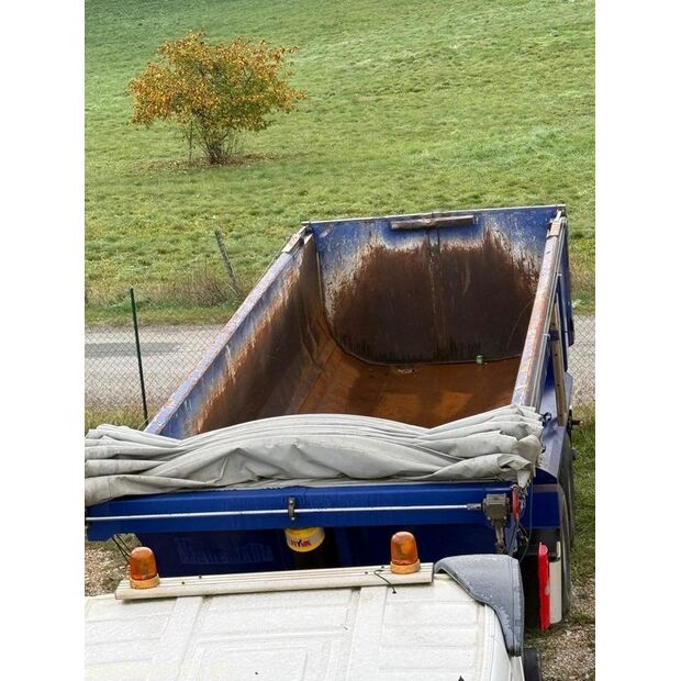 2010 تريلور-45637997