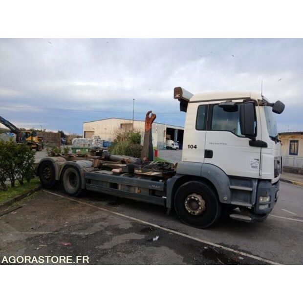 2010 مان 26.440-45638099