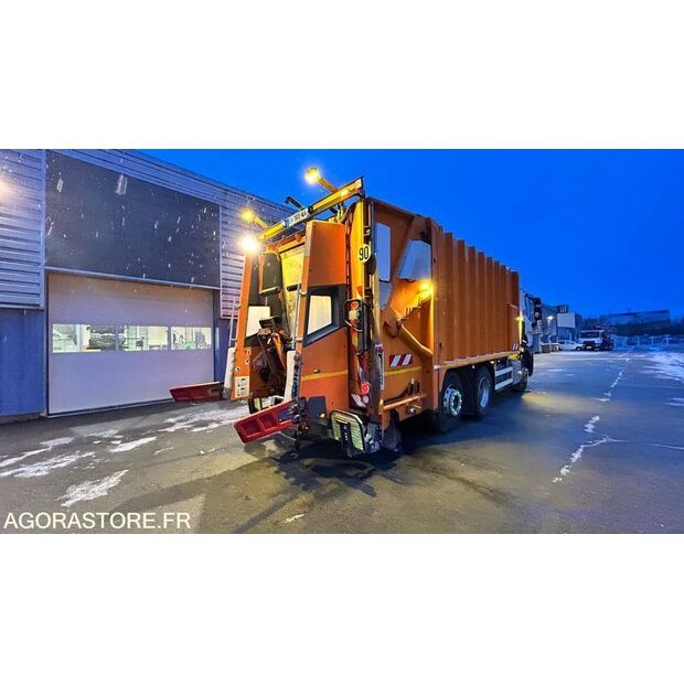 2016 Renault C-45638323