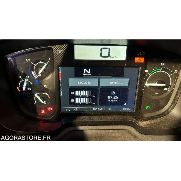 2016 Renault C-45638328