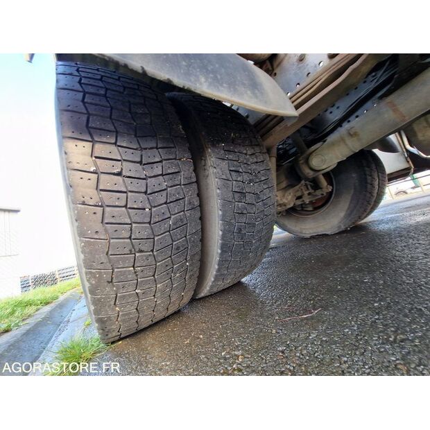 2000 مرسيدس بنز 2031-45638401