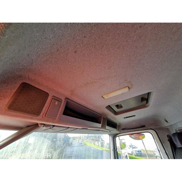 2000 مرسيدس بنز 2031-45638421