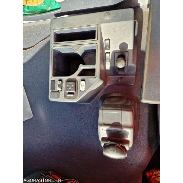 2000 مرسيدس بنز 2031-45638422