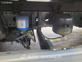 2015-mercedes-benz-atego-818-1425902-45639053