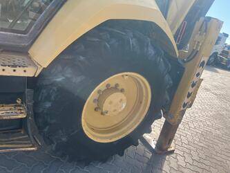 2016-caterpillar-422f2-1425912-45639458