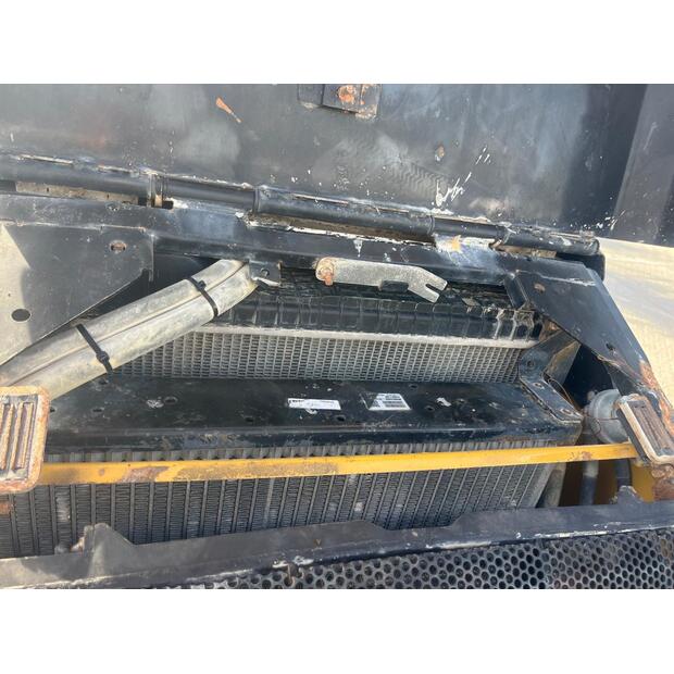 2016 Caterpillar 422F2-45639460