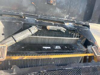 2016-caterpillar-422f2-1425912-45639460