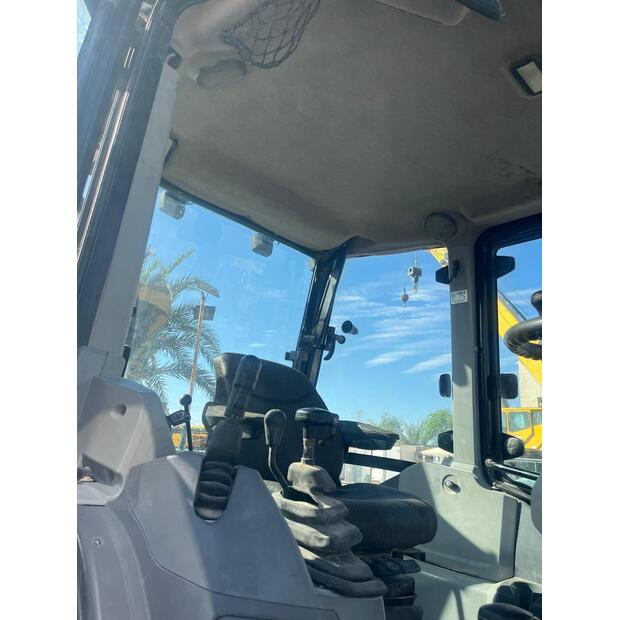 2016 Caterpillar 422F2-45639468