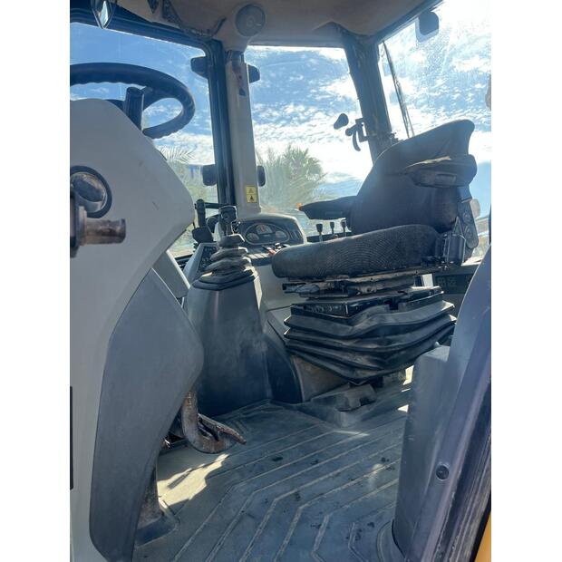 2016 Caterpillar 422F2-45639470