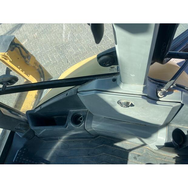 2016 Caterpillar 422F2-45639474