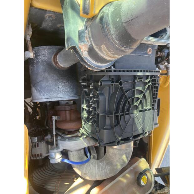 2016 Caterpillar 422F2-45639476