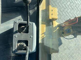 2016-caterpillar-422f2-1425912-45639477