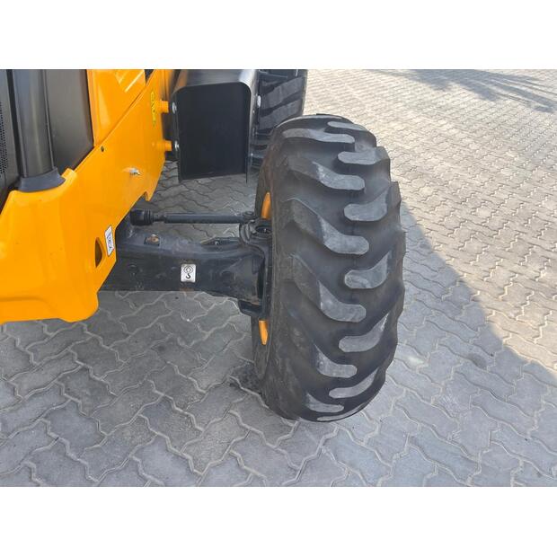 2025 JCB 3DX-45639510