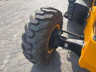 2025-jcb-3dx-1425914-45639511