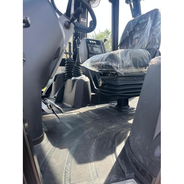 2025 JCB 3DX-45639523