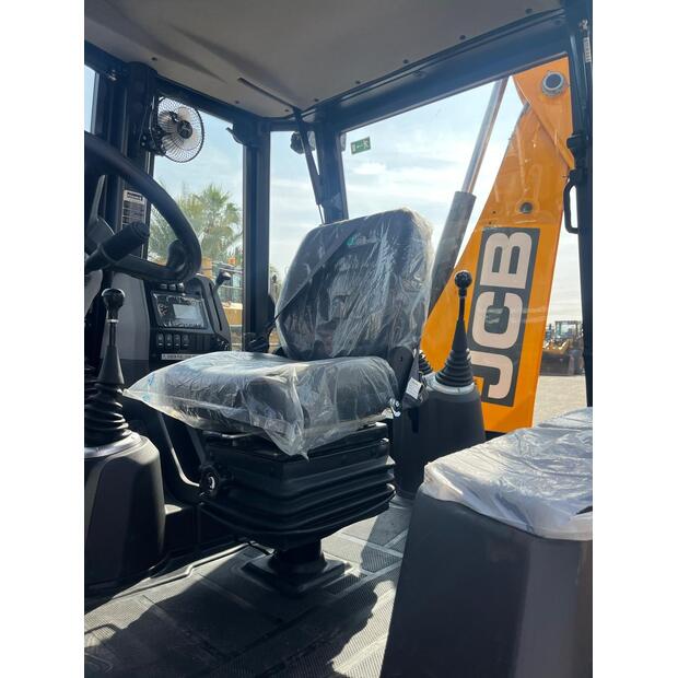 2025 JCB 3DX-45639524