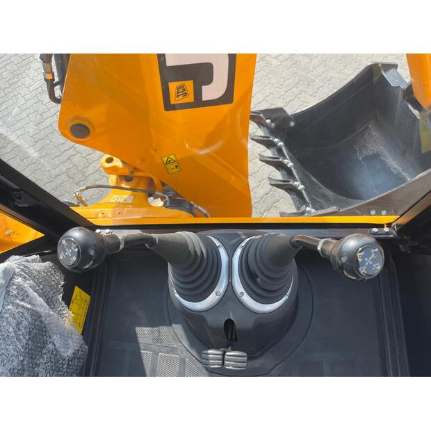 2025 JCB 3DX-45639526