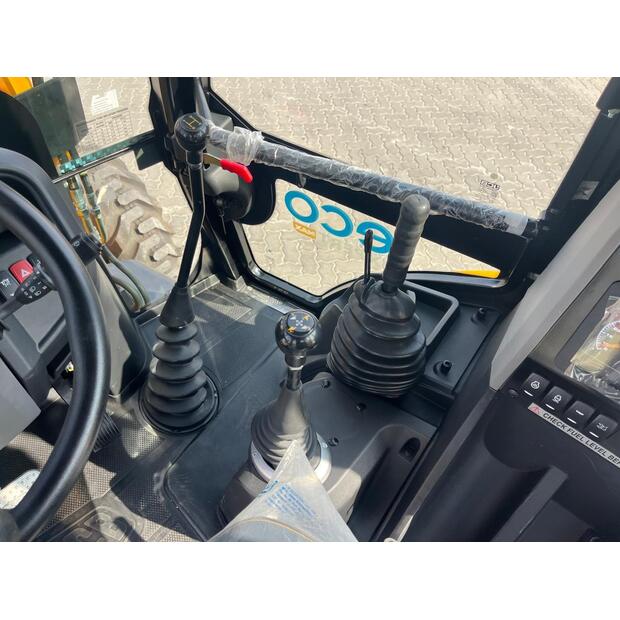 2025 JCB 3DX-45639530