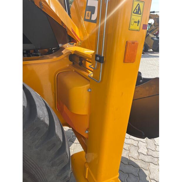 2025 JCB 3DX-45639535