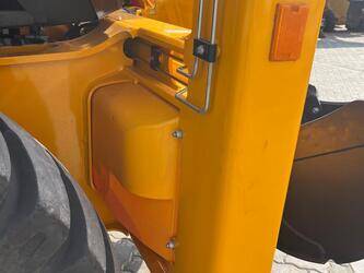 2025-jcb-3dx-1425914-45639535