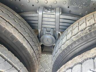 2013-mercedes-benz-3341-1425915-45639570