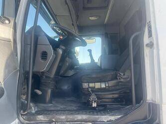 2013-mercedes-benz-3341-1425915-45639576