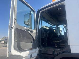 2013-mercedes-benz-3341-1425915-45639577