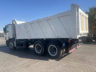 2011-mercedes-benz-3341-1425916-45639590