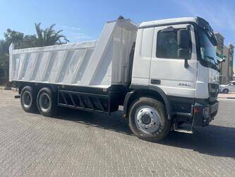 2011-mercedes-benz-3341-1425916-45639594