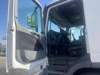 2011-mercedes-benz-3341-1425916-45639601