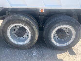 2011-mercedes-benz-3341-1425916-45639612